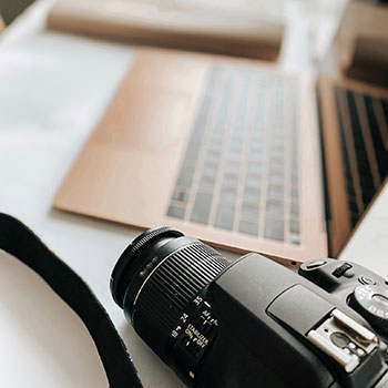 娱乐圈八卦吃瓜解说文案,揭秘明星幕后秘闻，吃瓜群众狂欢时刻！