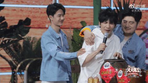 娱乐吃瓜君节目,揭秘娱乐圈幕后故事，带你领略明星真实生活