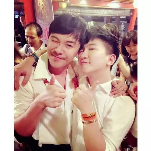 娱乐吃瓜酱男闺蜜,吃瓜酱与男闺蜜的甜蜜日常